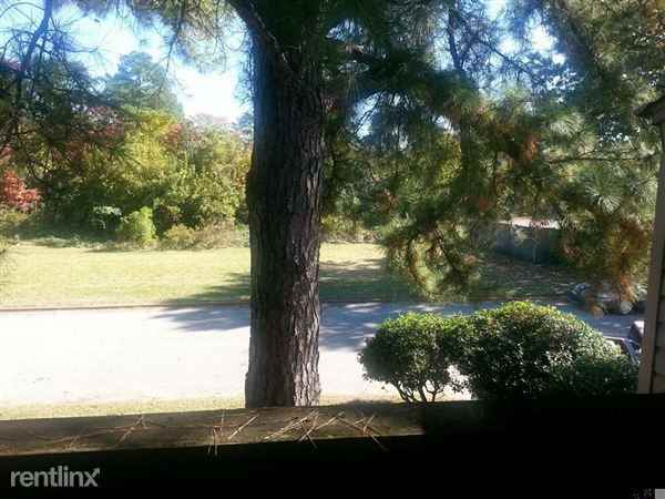 Corner Park Apartment - Photo 3 of 7