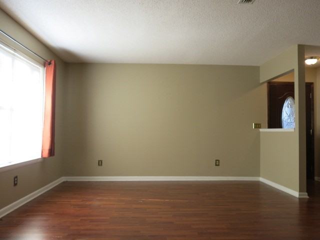 901 Aloma Faye Ln - Photo 3 of 21