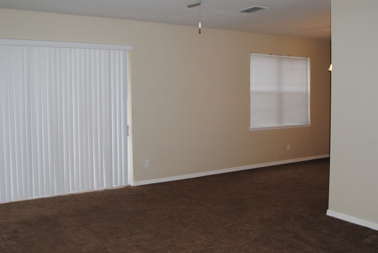 576 Sandy Ridge Dr - Photo 2 of 8