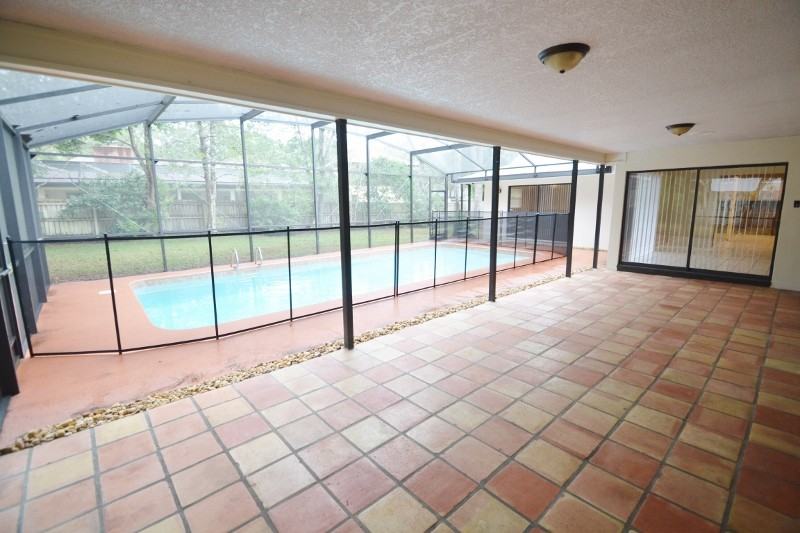 204 W Ridgewood Ct - Photo 2 of 11