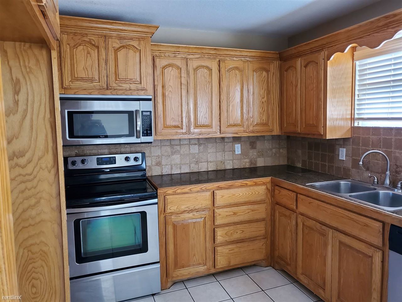 4711 Bowie Dr - Photo 2 of 16