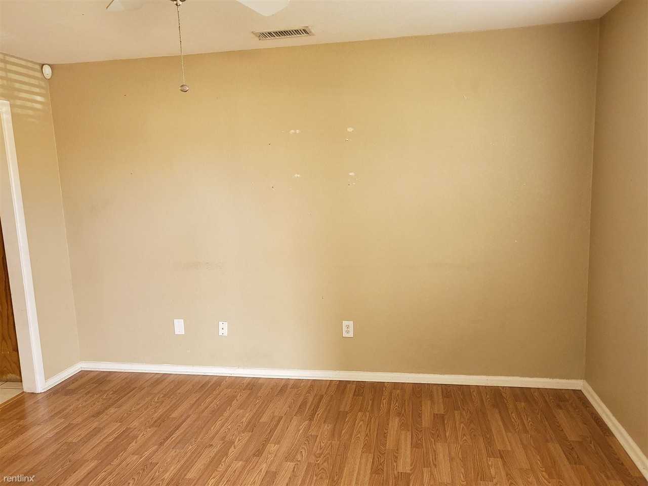 4711 Bowie Dr - Photo 3 of 16