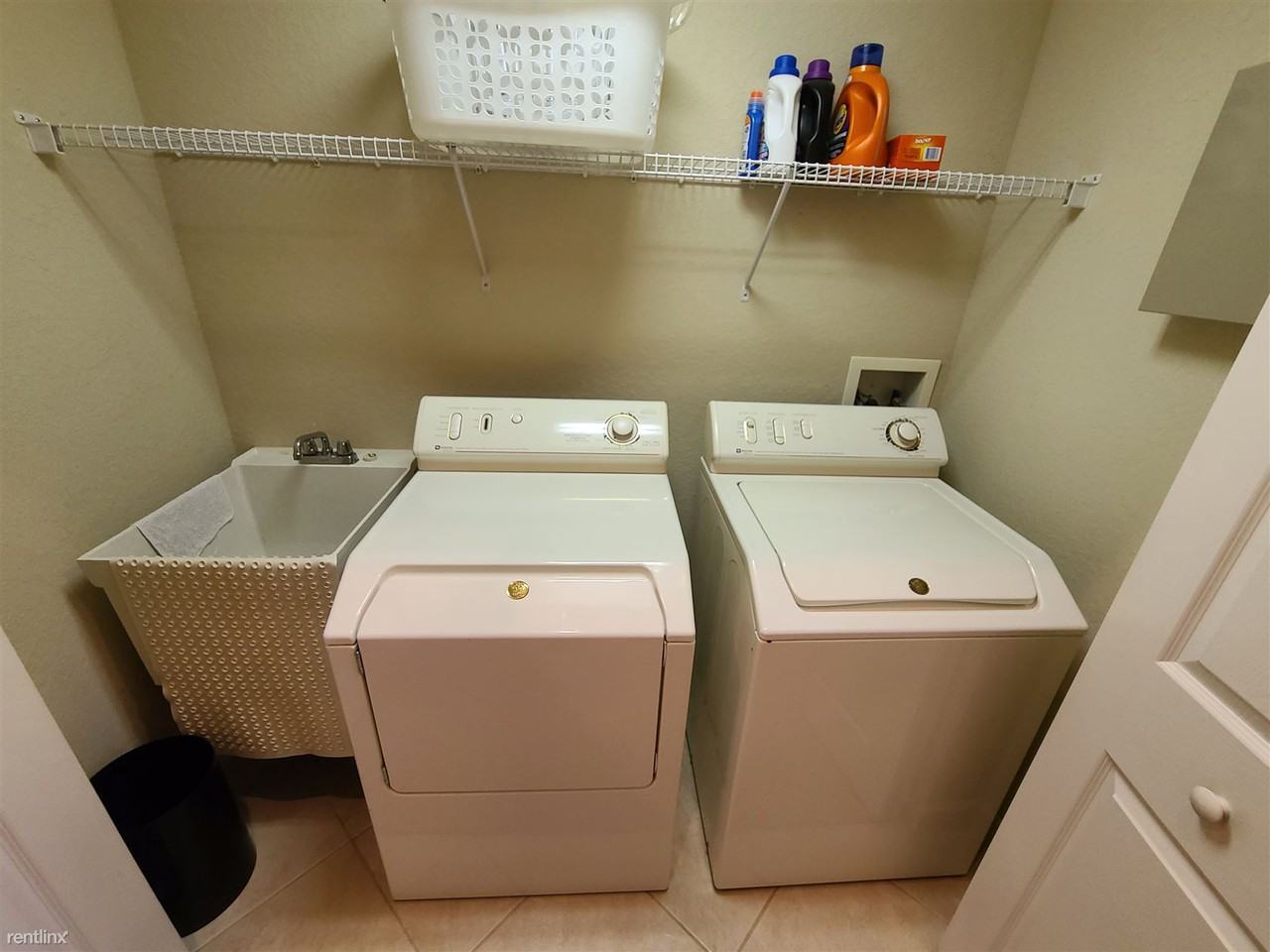 135 Shoals Cir - Photo 2 of 37