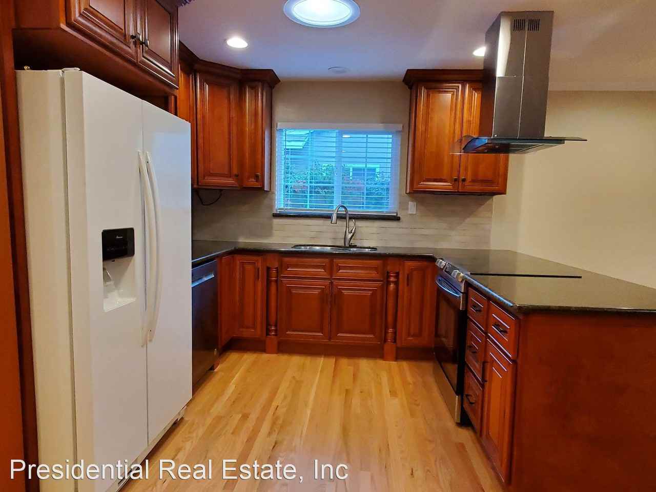 6211 Cloverhill Dr - Photo 3 of 9