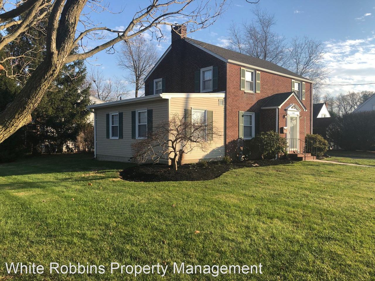 300 Jackson Ave - Photo 2 of 24
