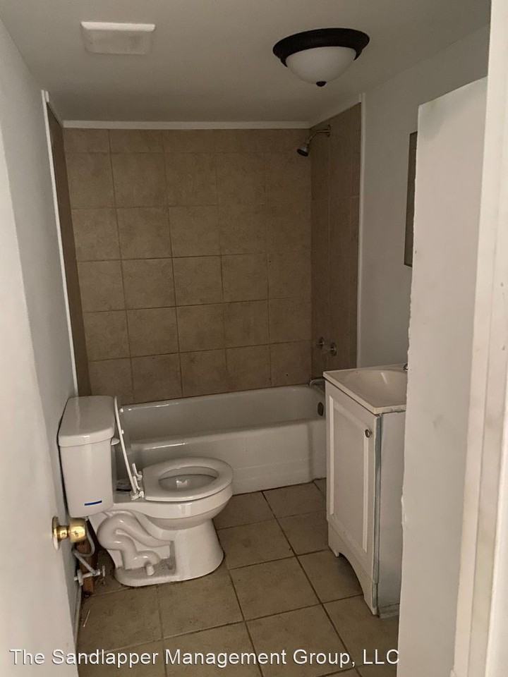 3336 Kraft Ave Apt A - Photo 3 of 5