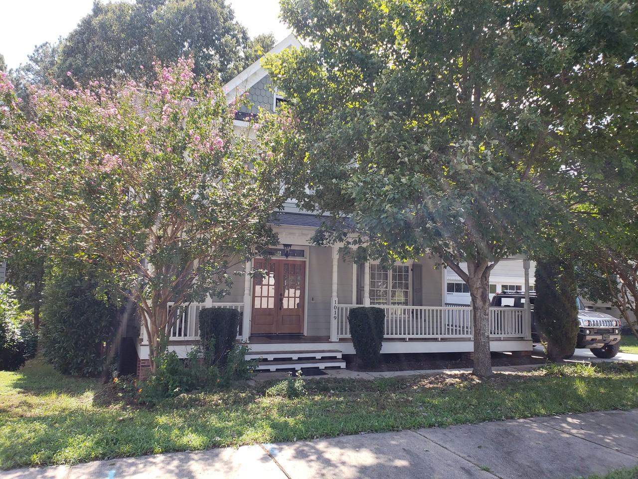 1019 River Commons Dr