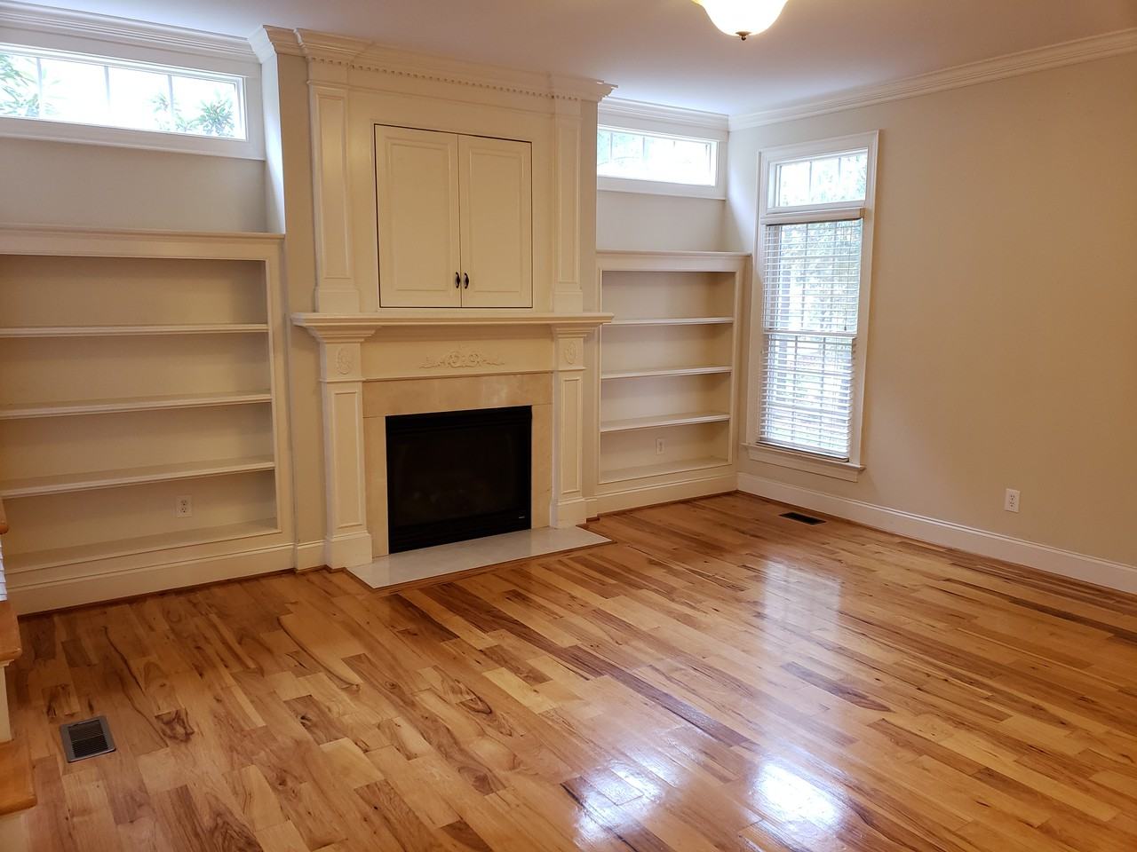 1019 River Commons Dr - Photo 3 of 37