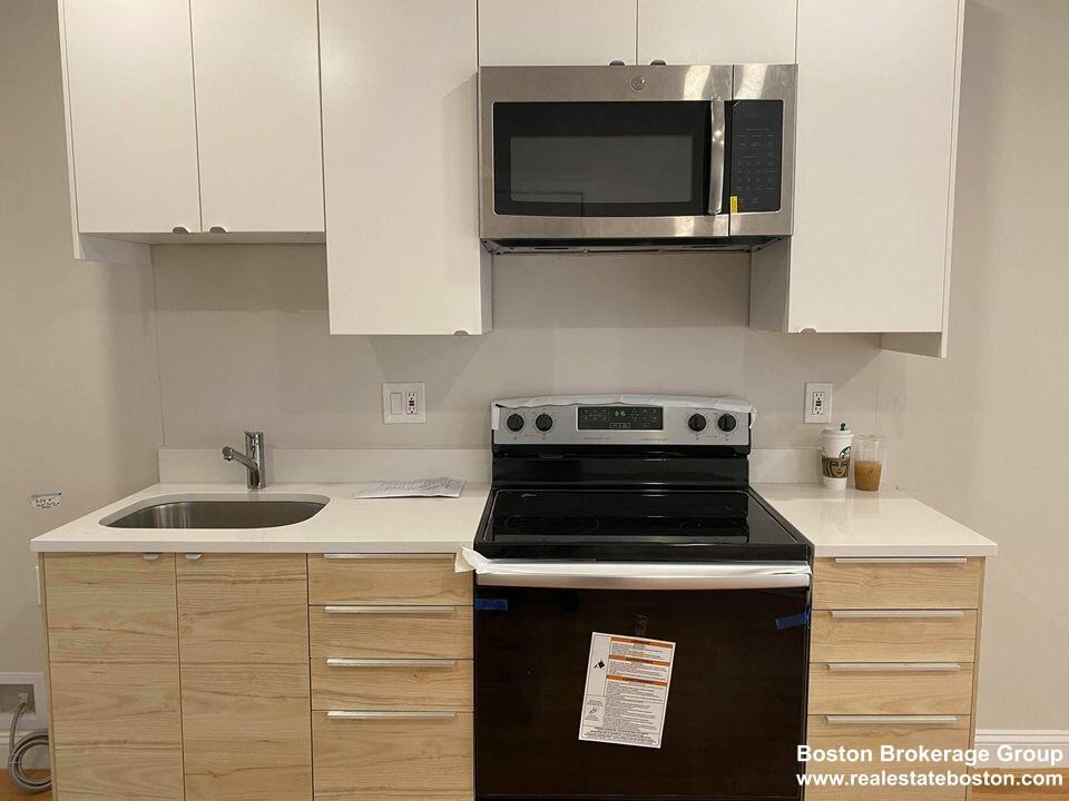 Warwick St. - Photo 3 of 9