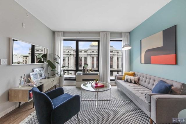 915-933 Broad St Unit 220