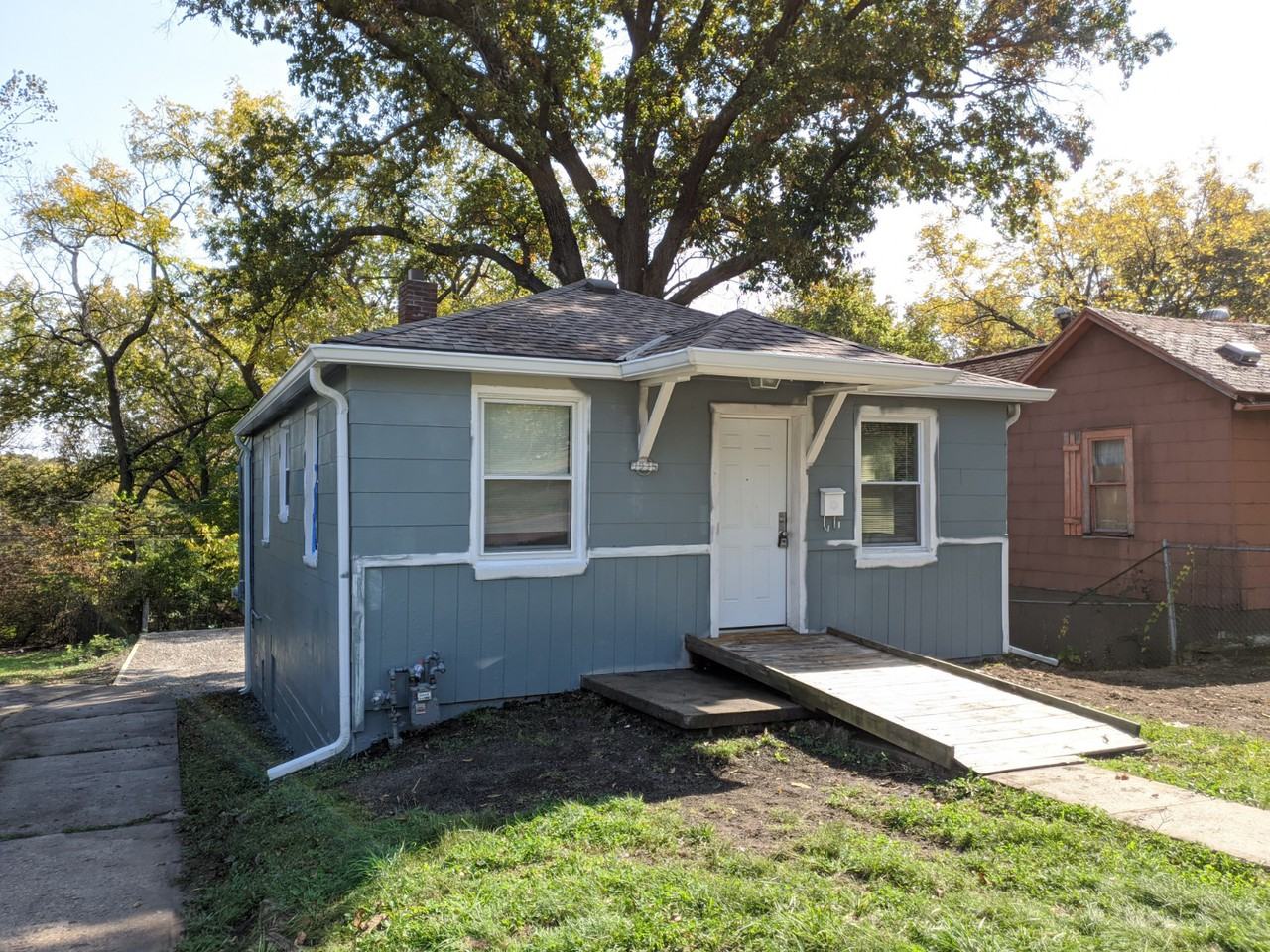 3935 Jackson Avenue, Kansas City, MO 64130 2 Bedroom House for Rent for