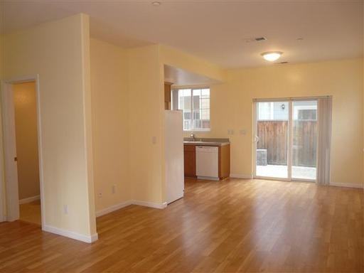 701 Bonita Pl - Photo 3 of 9