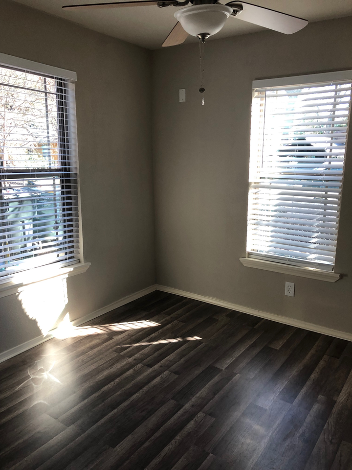 511 Mckie St - Photo 2 of 7