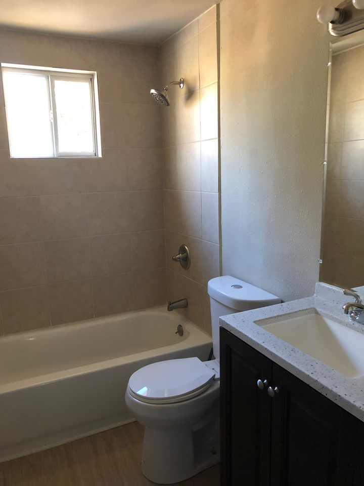 511 Mckie St - Photo 3 of 7
