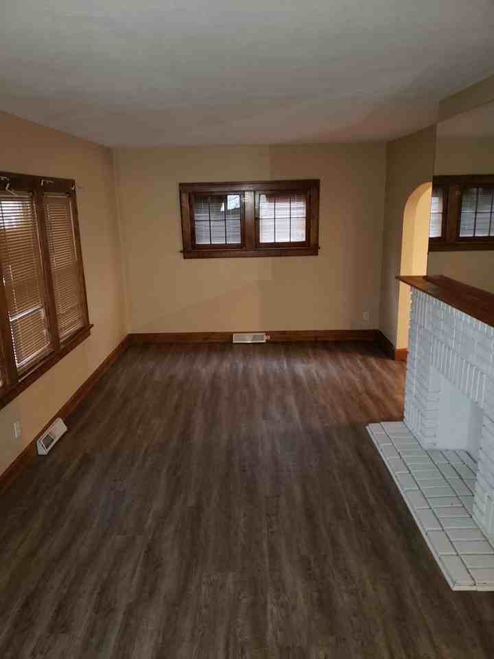 3218 Algonquin Pkwy - Photo 2 of 20