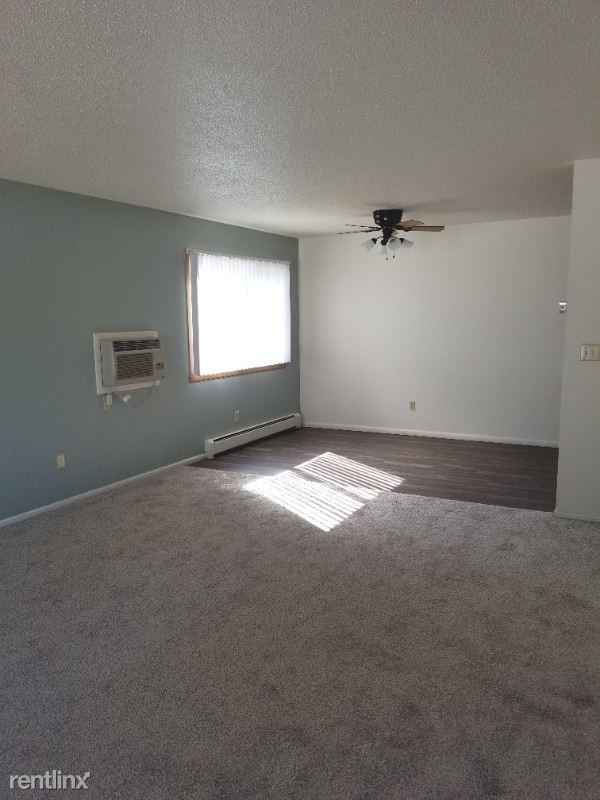 320 30th Ave N - Photo 2 of 7