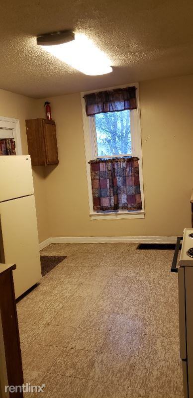 35 S Manning St - Photo 2 of 8