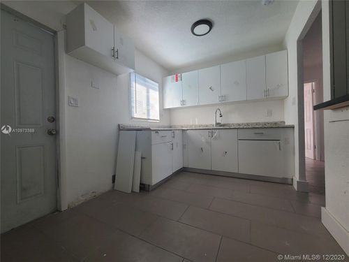 116 Nw 28th Ave #1 - Photo 2 of 8