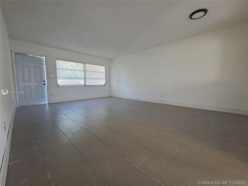 116 Nw 28th Ave #1 - Photo 3 of 8