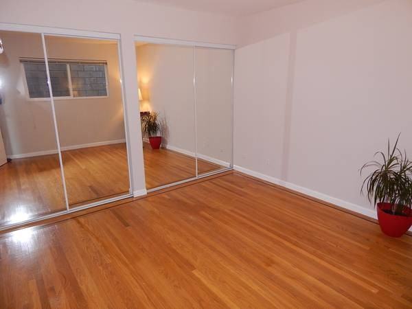 646 Corbett Ave - Photo 2 of 7