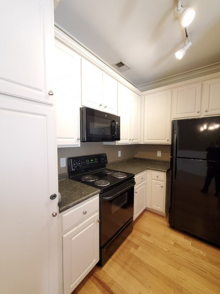 901 Canenaugh Dr #107 - Photo 4 of 16