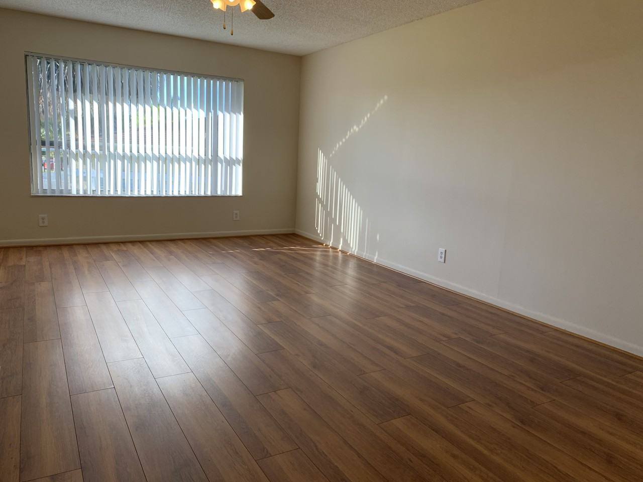 10038 Twin Lakes Dr - Photo 3 of 10