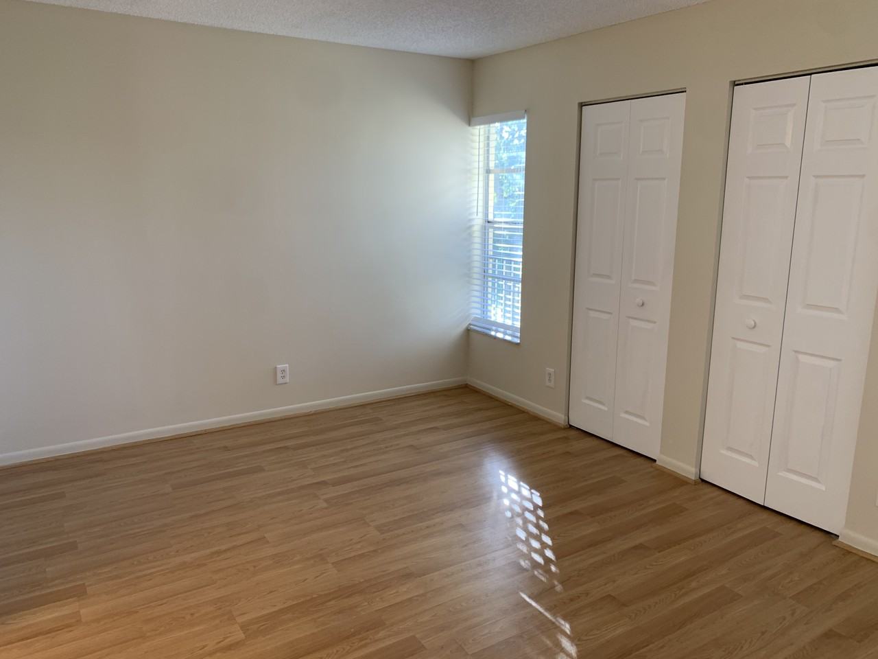 10038 Twin Lakes Dr - Photo 5 of 10