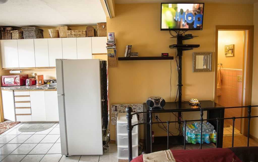 998 Villas Dr - Photo 2 of 10