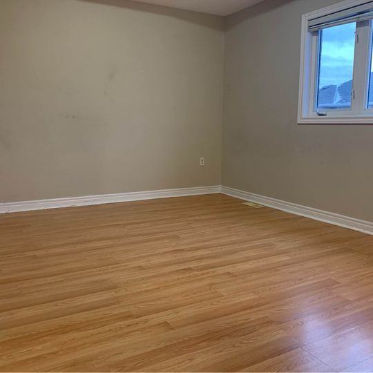 33 Connolly Crescent - Photo 5 of 7