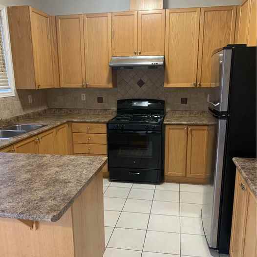 33 Connolly Crescent - Photo 2 of 7