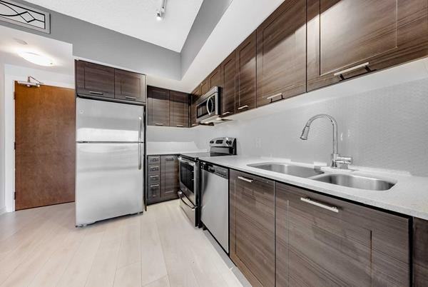 2200 Lake Shore Boulevard West #1003 - Photo 2 of 17