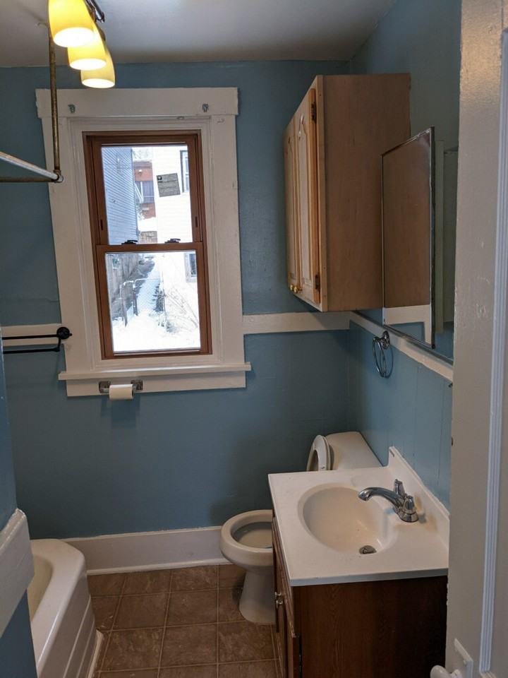 Garage Unit - Photo 3 of 6