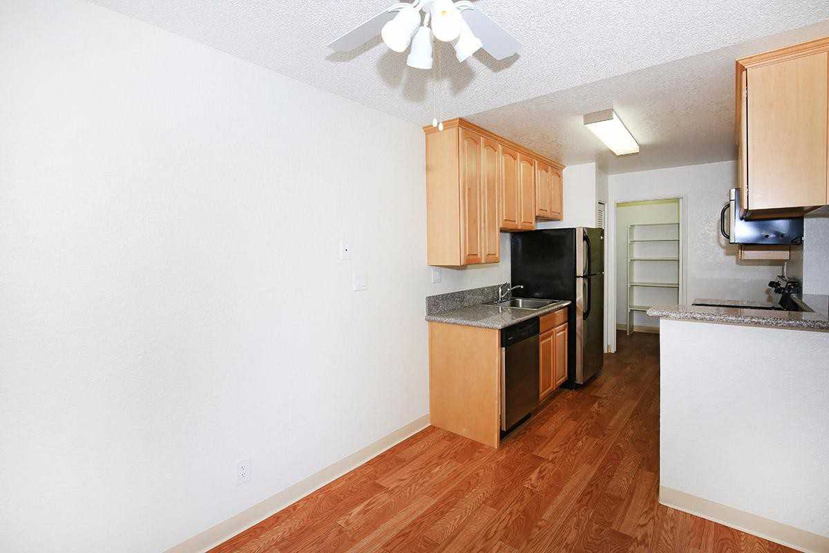 Shadowridge Village Apartments- Waitlist - Photo 7 of 41