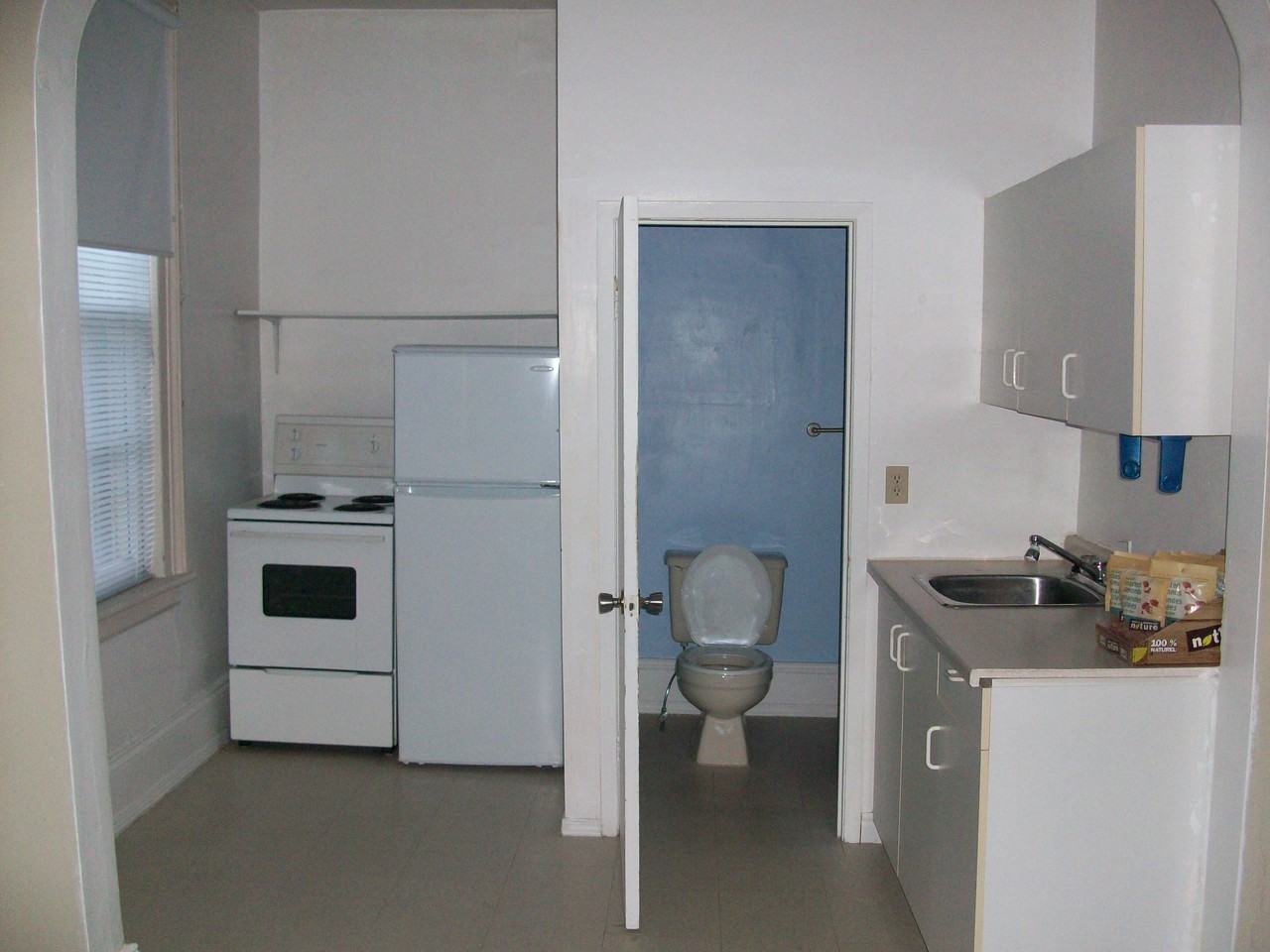 TRENT STUDENT***** GOING FAST! INCLUSIVE BACHELOR APT SECURE NOW 4 MAY