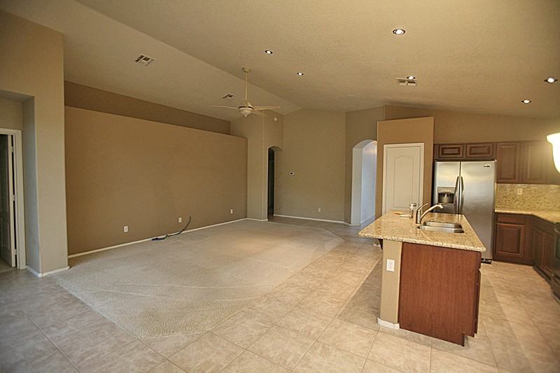 26230 N Hackberry Dr - Photo 3 of 17