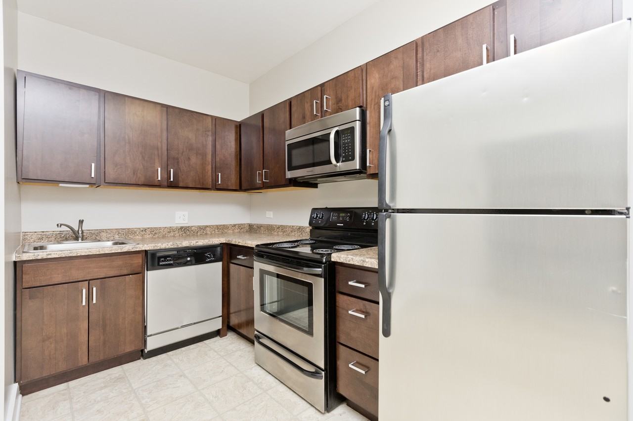 801-13 W. Cornelia - Photo 2 of 24