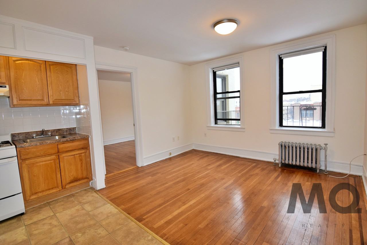 32-15 35th Street #E3 - Photo 2 of 6
