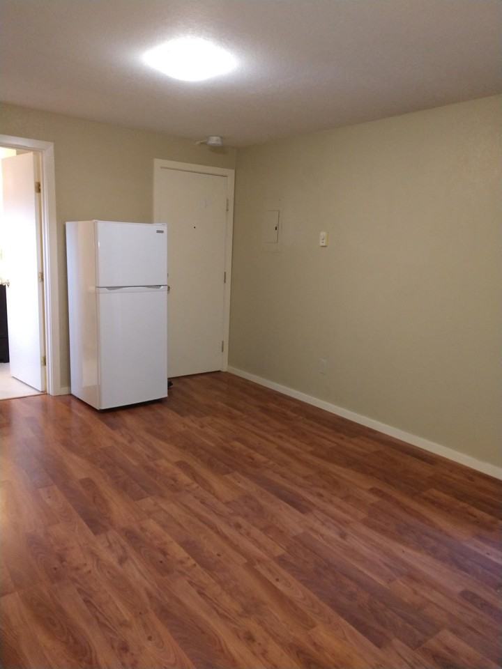 1001 22nd Street - 3 - Photo 3 of 8