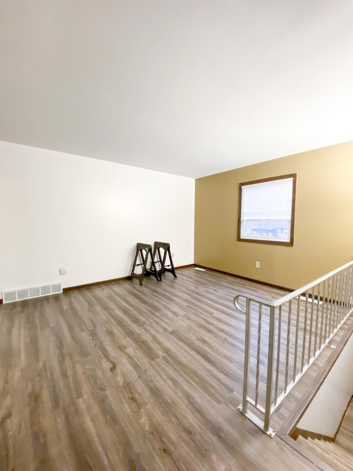 4884 Stauffer Ave Se - Photo 2 of 10
