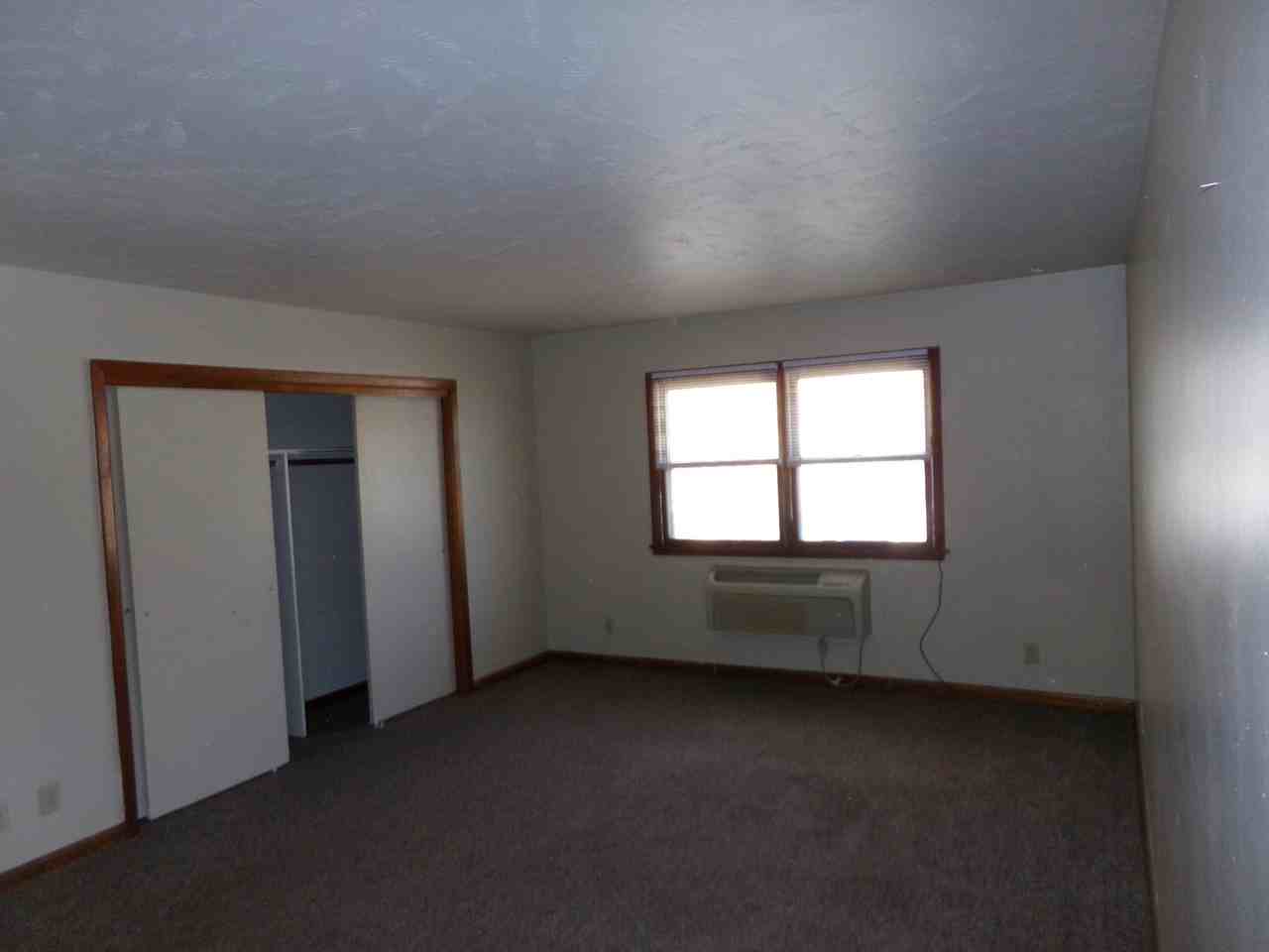 BCR 1329 F Street #6 - Photo 3 of 8