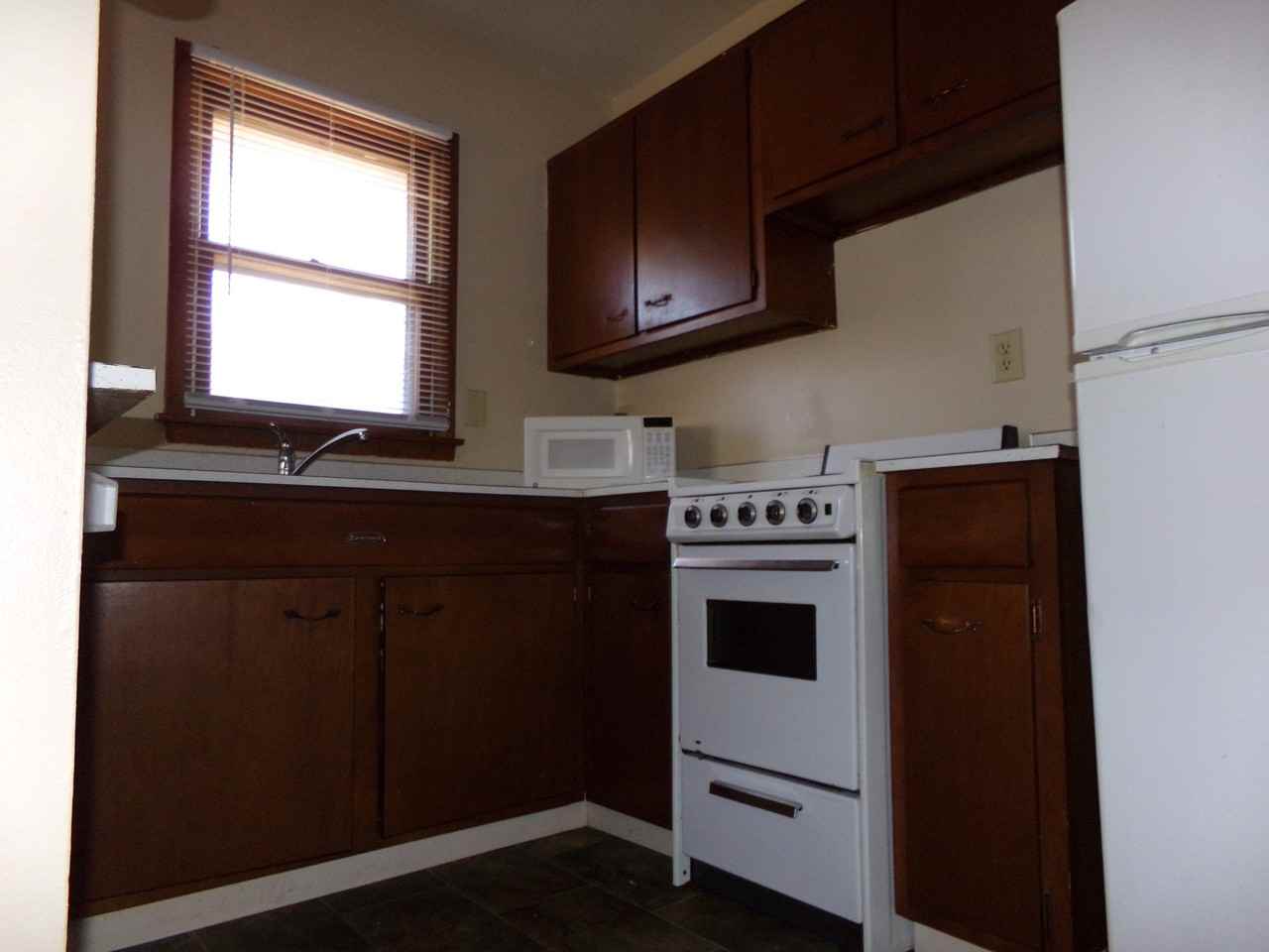 BCR 1329 F Street #6 - Photo 6 of 8