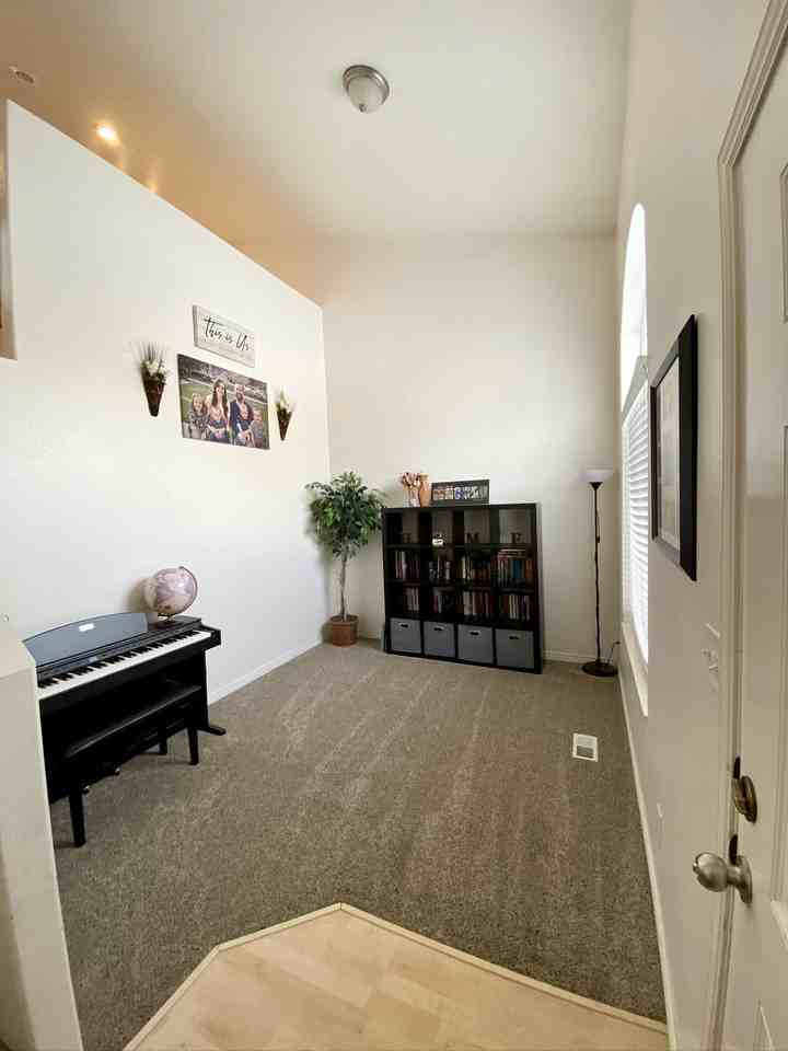 437 S 1740 W - Photo 2 of 38