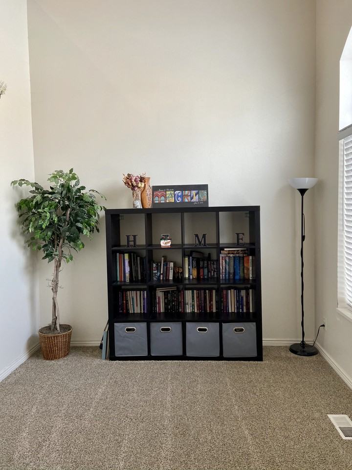 437 S 1740 W - Photo 3 of 38