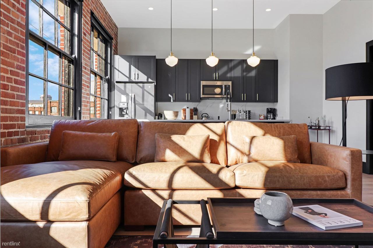 The Lola - Photo 2 of 32