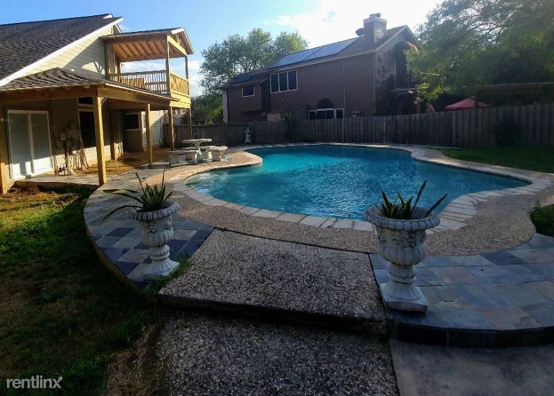 3209 Golden Grv - Photo 2 of 9