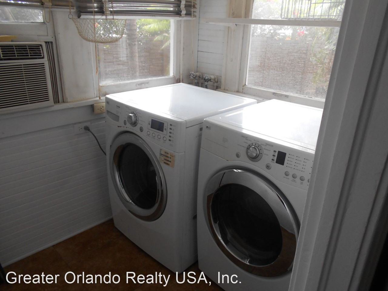 1353 Essex Rd - Photo 2 of 15