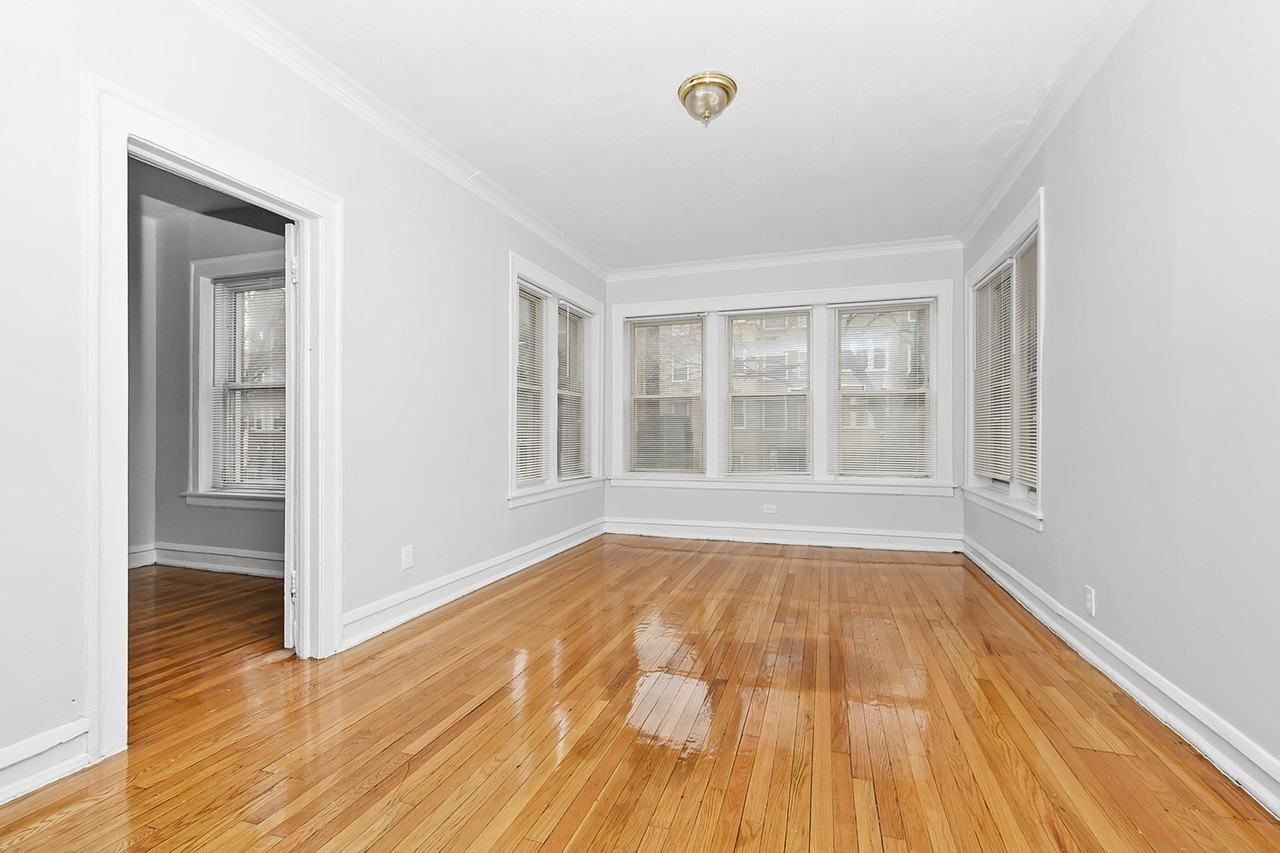 E 67th St & S Clyde Ave #1