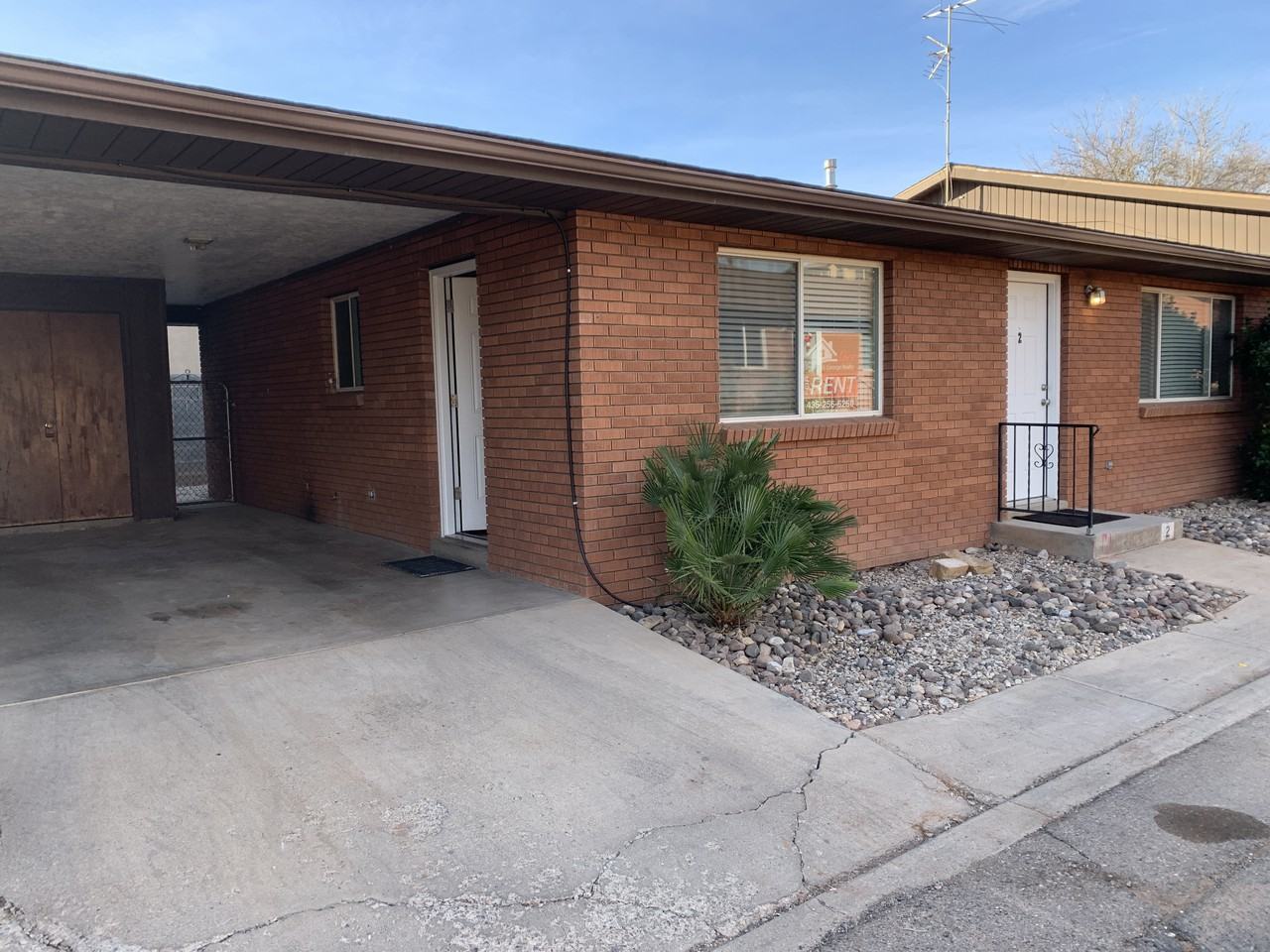 660 Se #2 - Photo 2 of 25