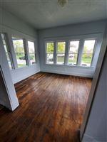 1032 Allen St - Photo 3 of 10