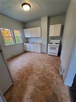 1032 Allen St - Photo 5 of 10